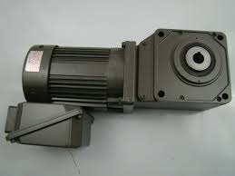 MOTORREDUCTOR, VOLTAJE 230/460VAC, 3.39/1.69A, 1740RPM